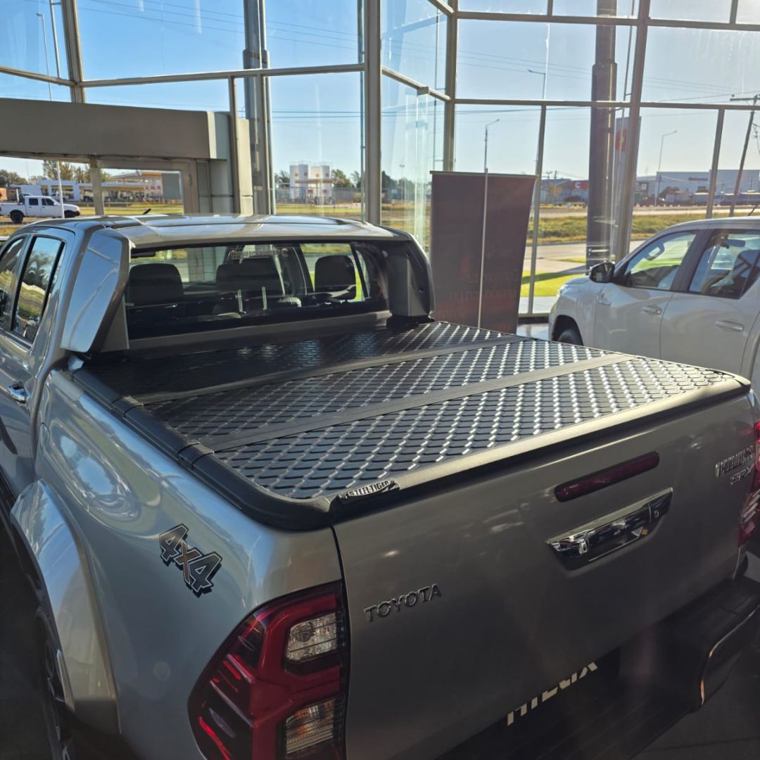 tapa-top-tiger-toyota-hilux-dc-srxgr-con-aleron-plasticomod2023--taptt1019-toyota